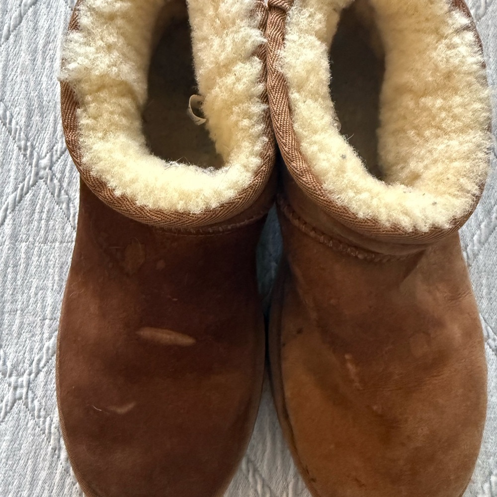 UGG Tan Shearling Boots - Picture 5 of 8